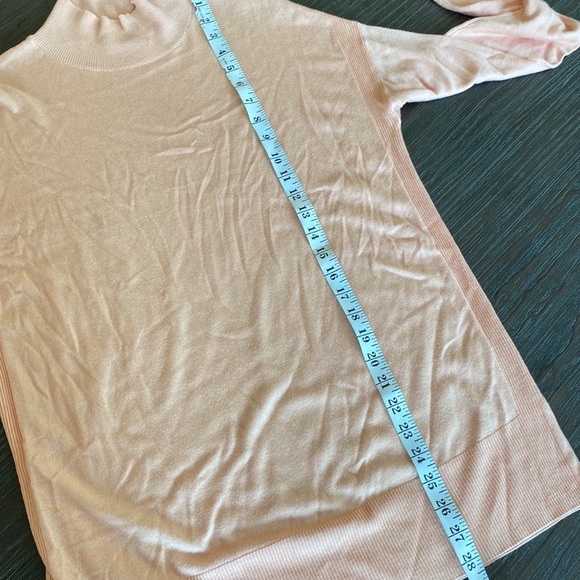 RW & Co. ladies oversized mock turtleneck sweater in size medium. - Picture 9 of 9